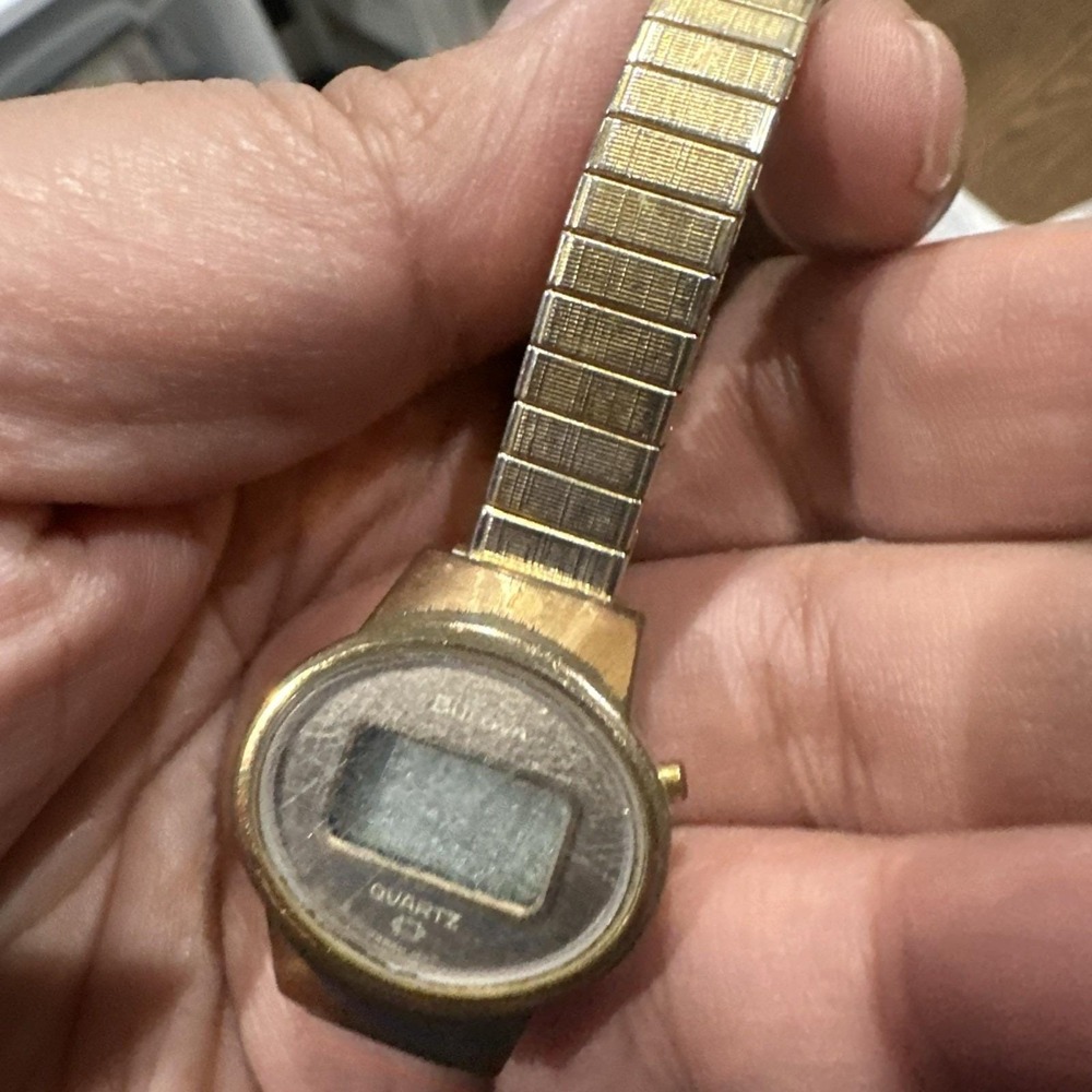 Vintage Bulova Digital N7 Ladies watch Quartz 25mm Missing Back Cover - Repair - Picture 6 of 6